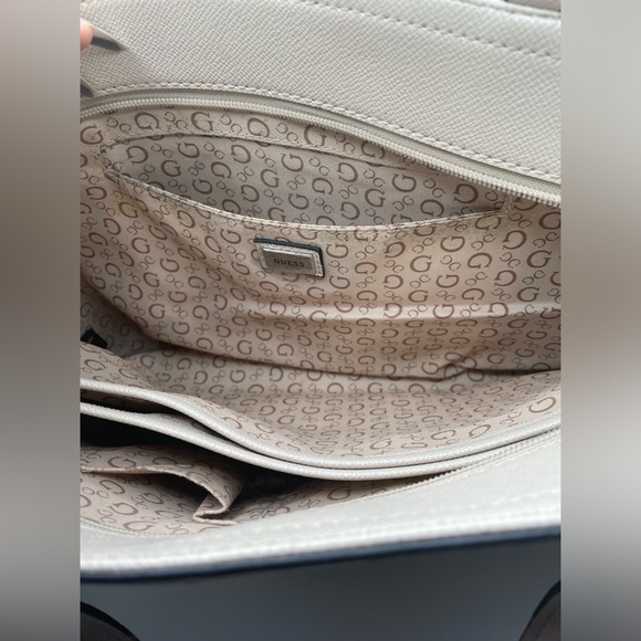 Guess bag los angles purse - Picture 7 of 9